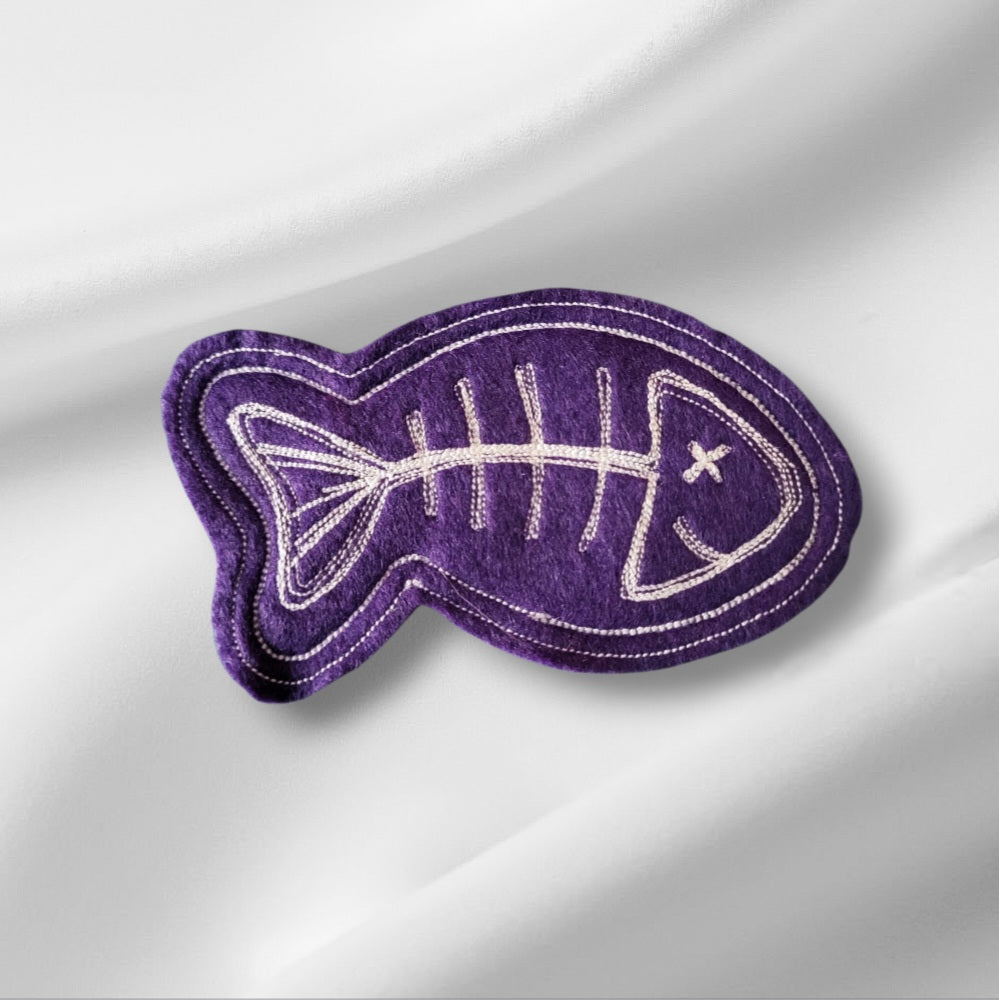 Skeleton fish felt cat toy with catnip