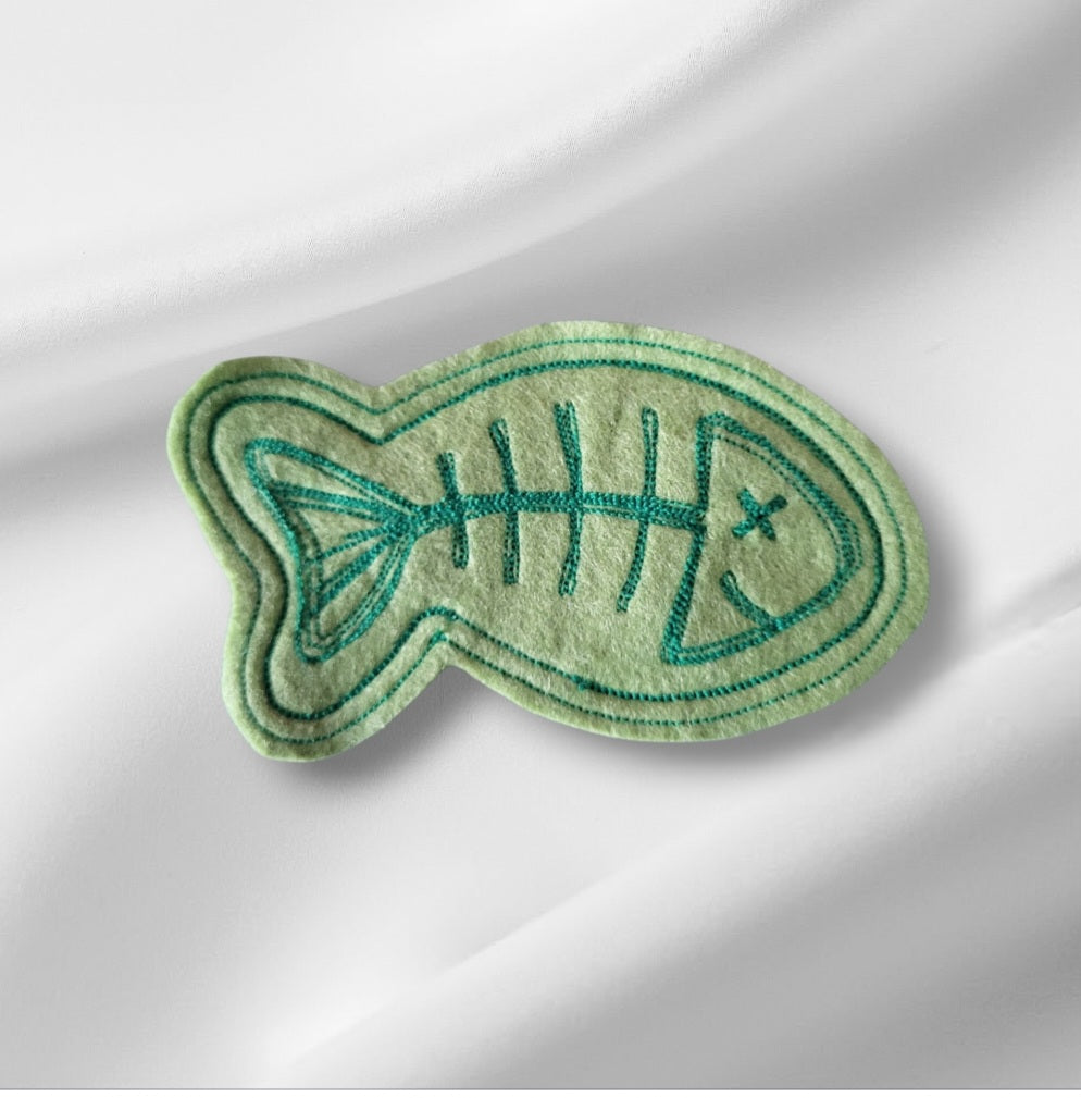 Skeleton fish felt cat toy with catnip